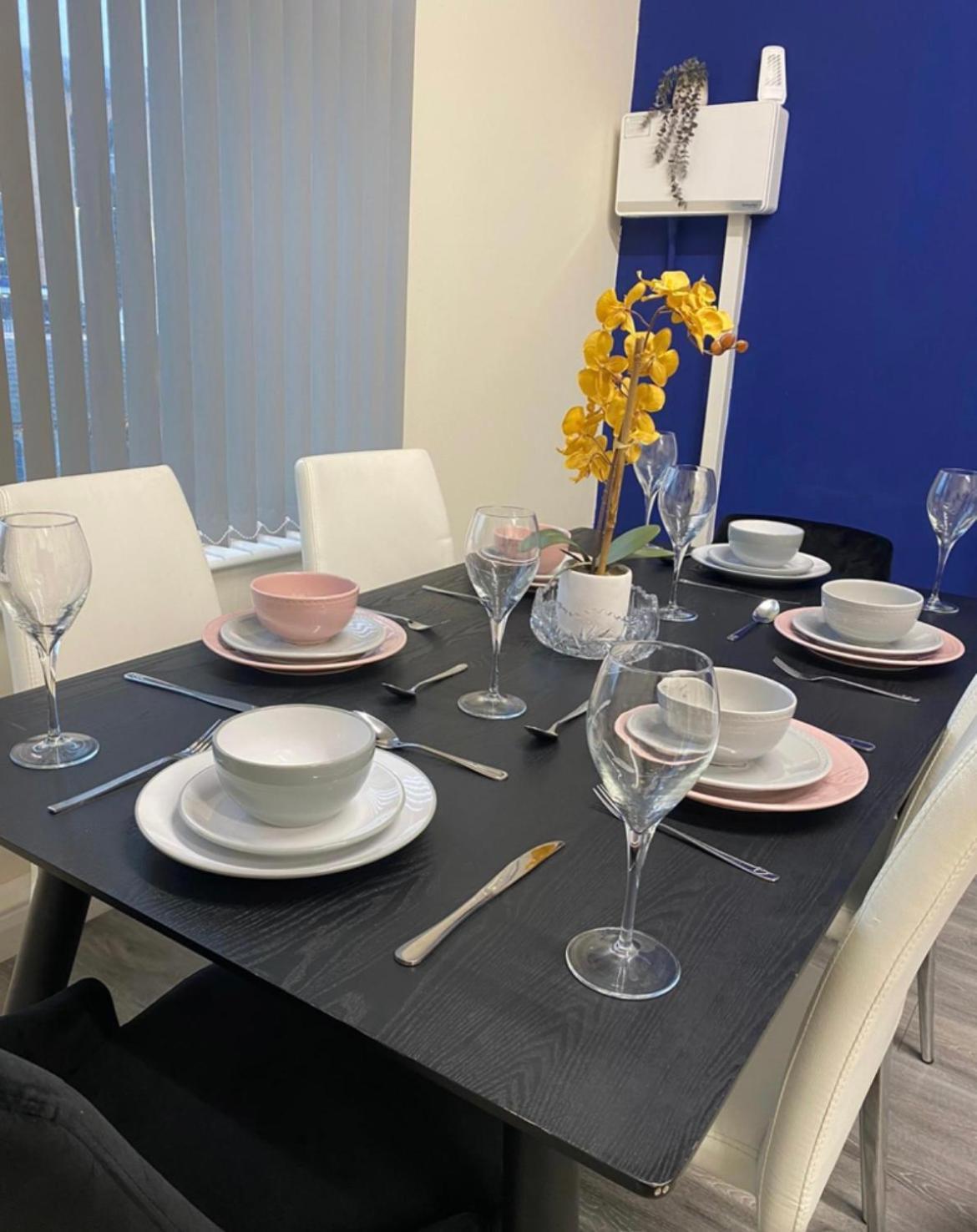 Apartamento Betty's Apartment- Metres From Train Station Harrogate