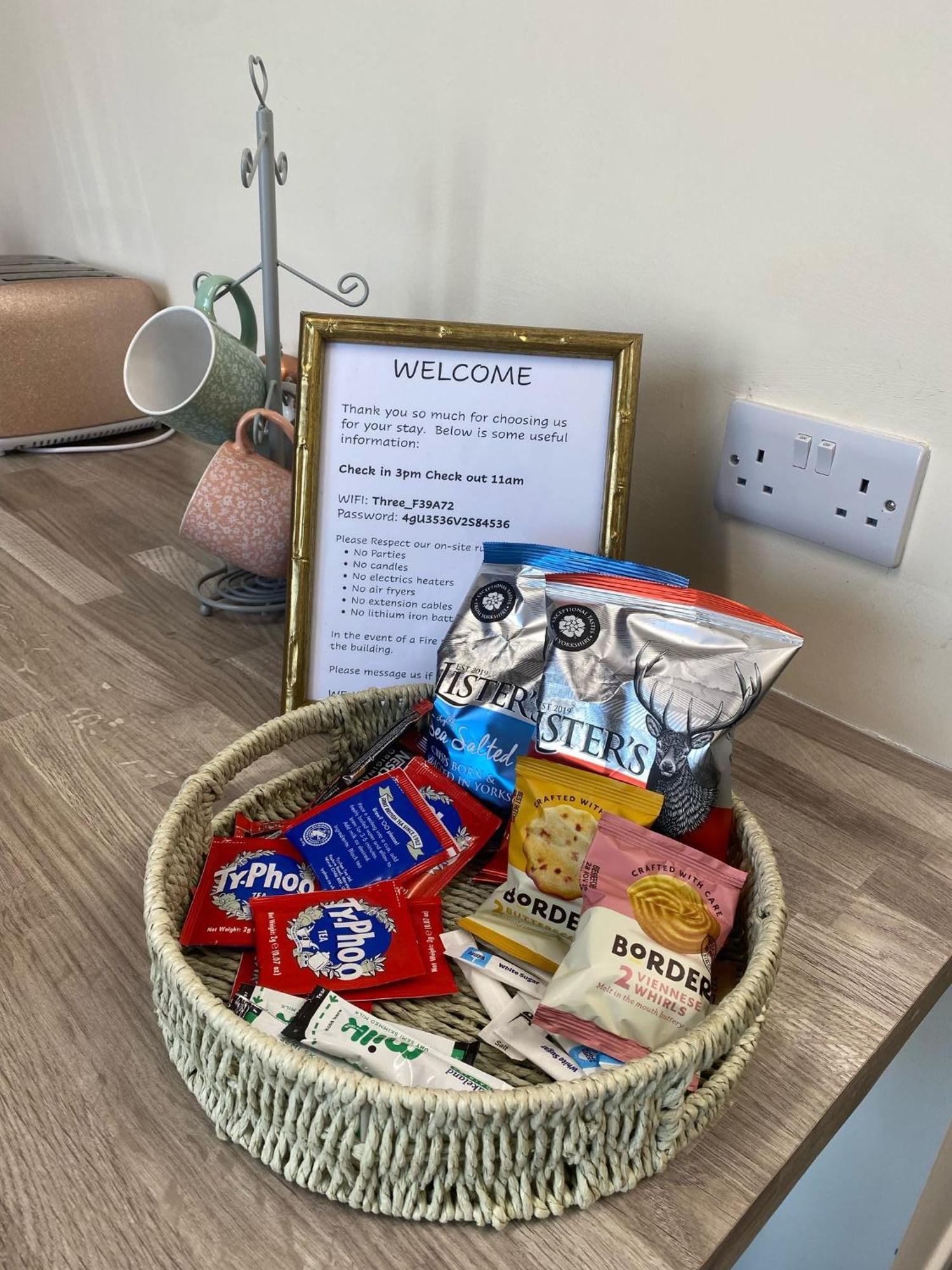 Betty's Apartment- Metres From Train Station * Harrogate